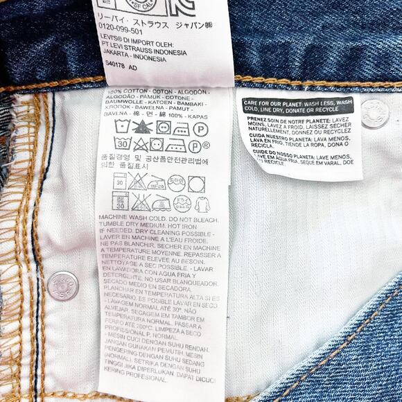 Levi's Cut-Off Denim Shorts - Picture 6 of 6